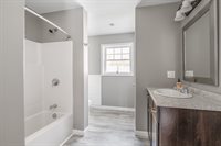 40 Ridgeview Drive, Veazie, ME 04401