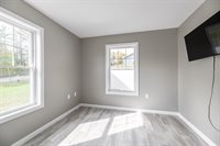 40 Ridgeview Drive, Veazie, ME 04401