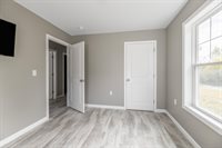 40 Ridgeview Drive, Veazie, ME 04401