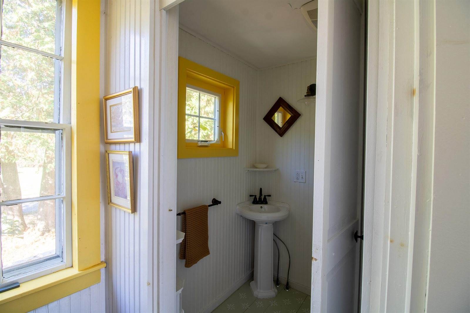 25 Summer Street, Hampden, ME 04444