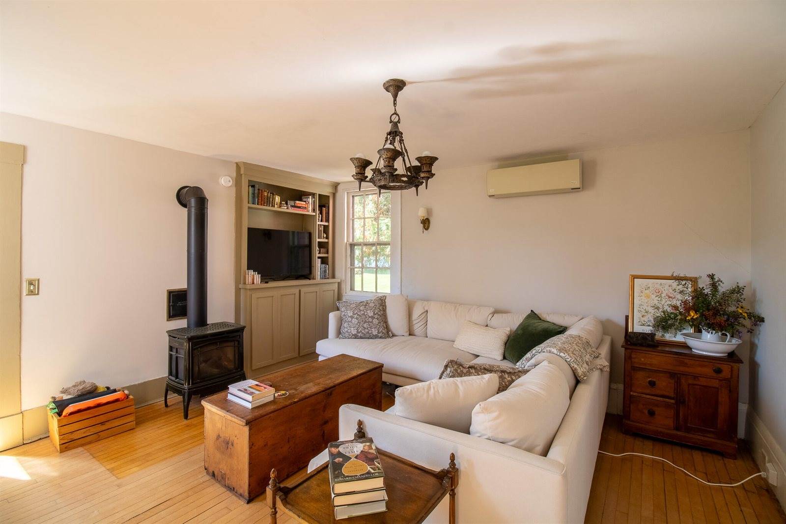 25 Summer Street, Hampden, ME 04444