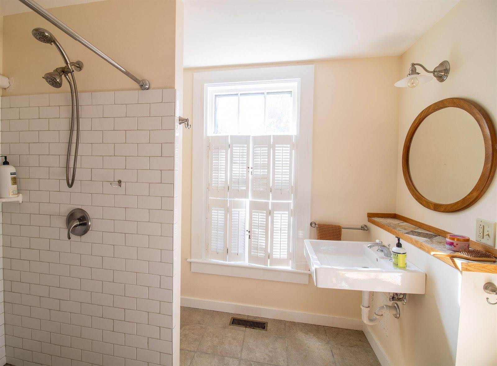 25 Summer Street, Hampden, ME 04444