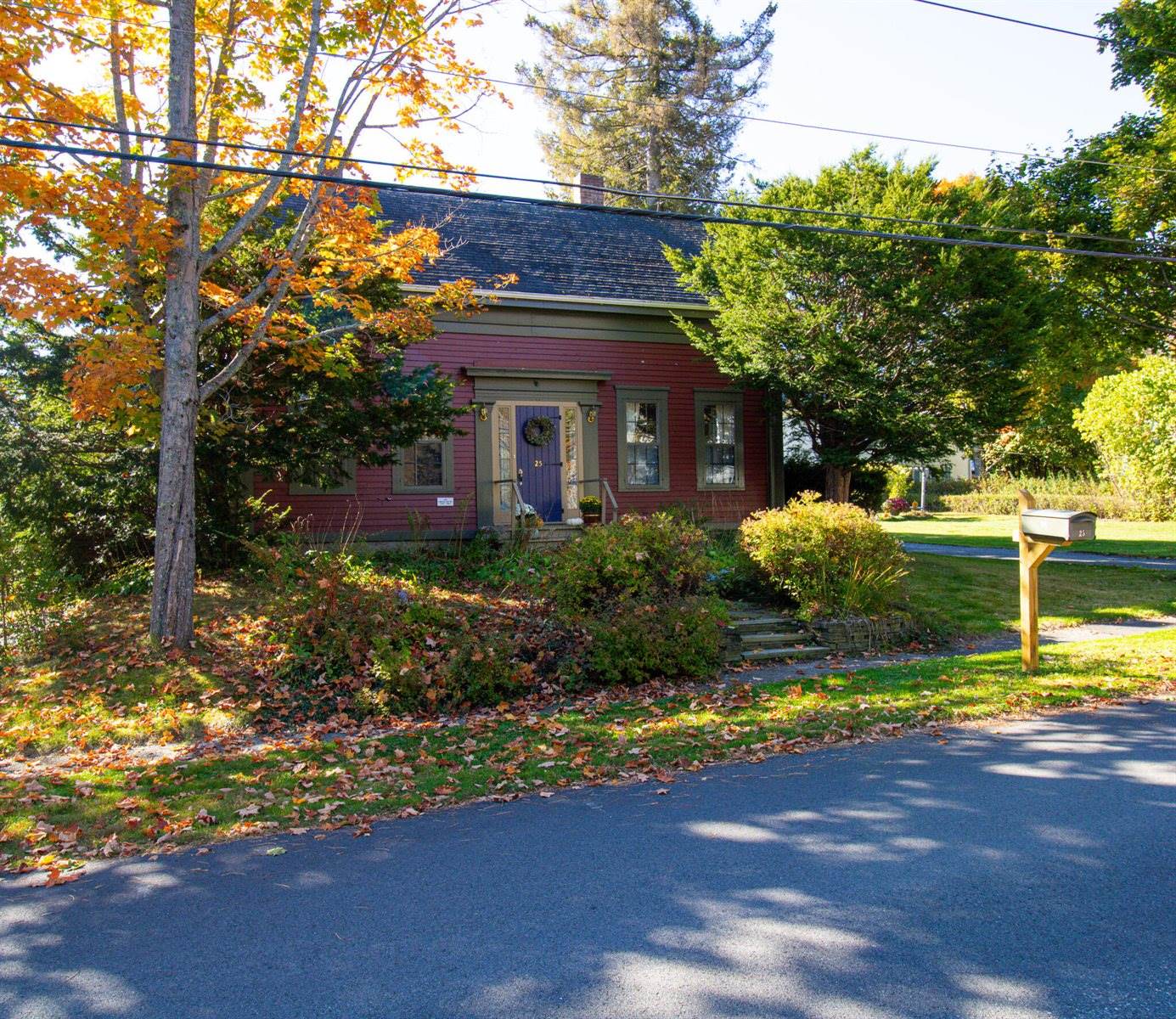 25 Summer Street, Hampden, ME 04444