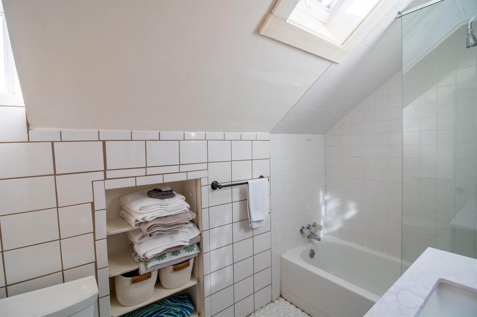 25 Summer Street, Hampden, ME 04444