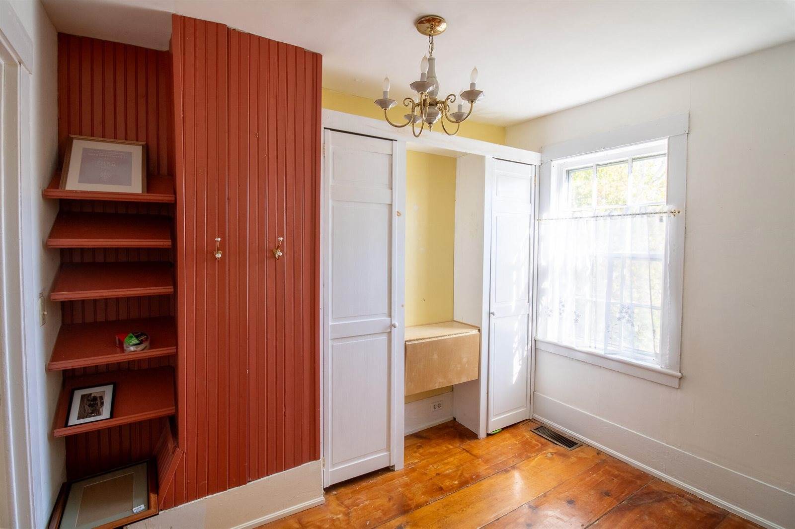 25 Summer Street, Hampden, ME 04444