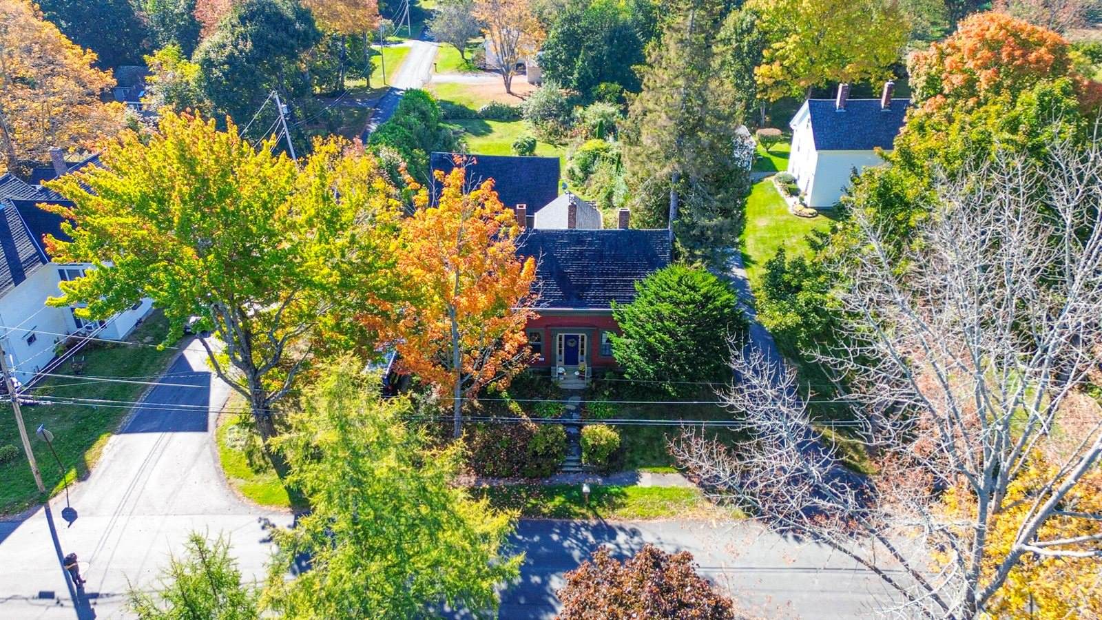 25 Summer Street, Hampden, ME 04444