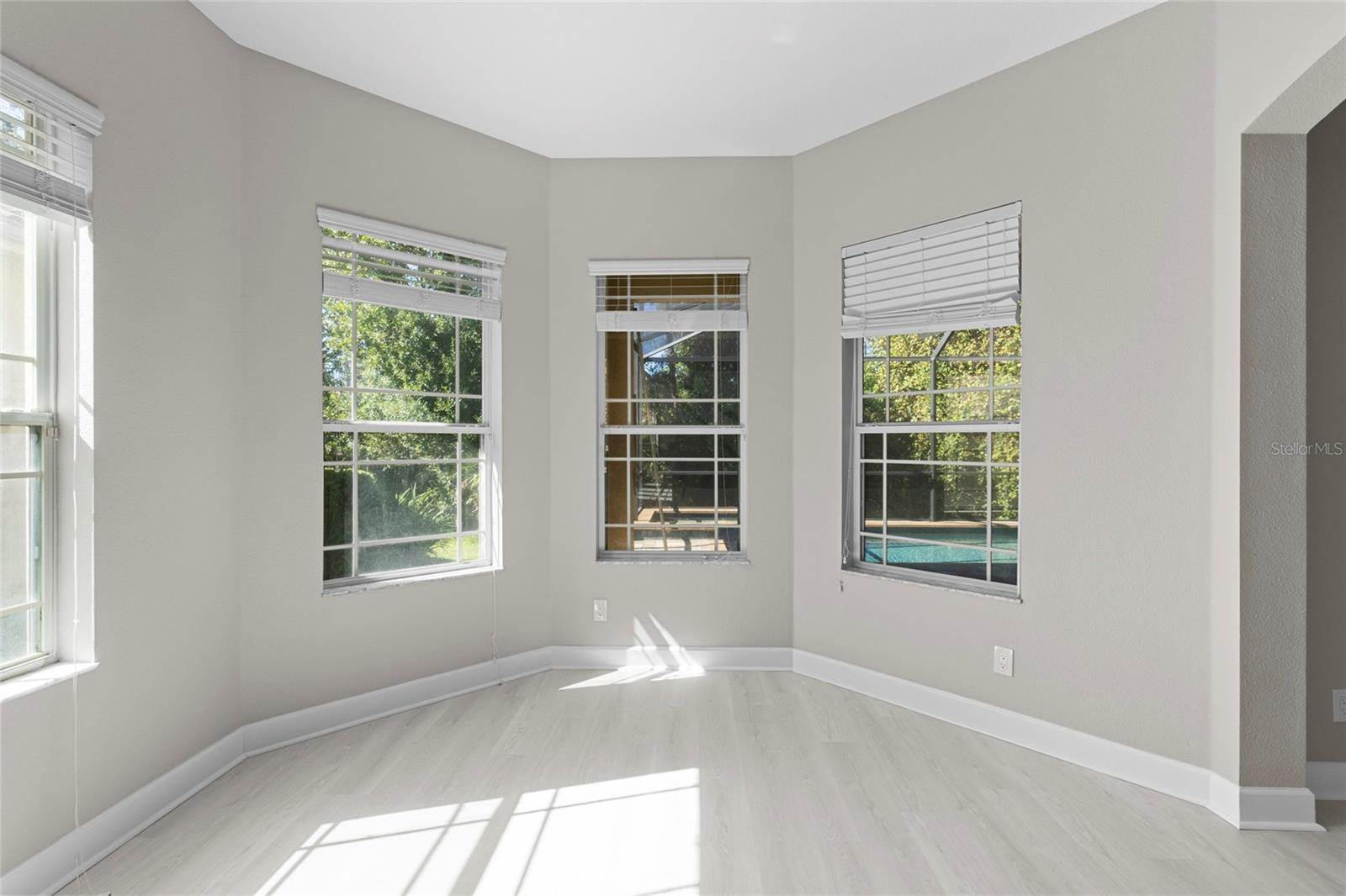 8134 Santa Rosa Court, Sarasota, FL 34243