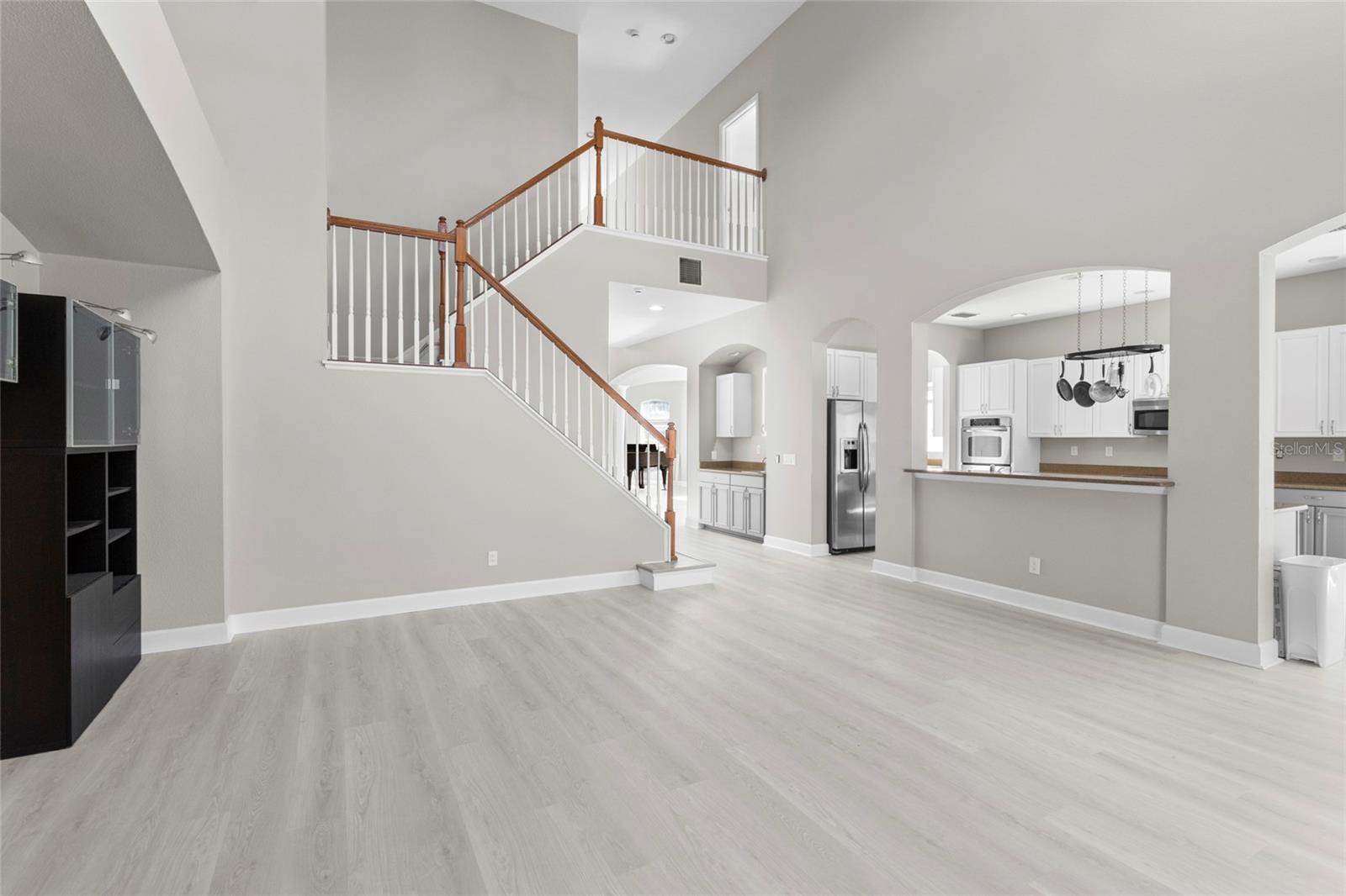 8134 Santa Rosa Court, Sarasota, FL 34243