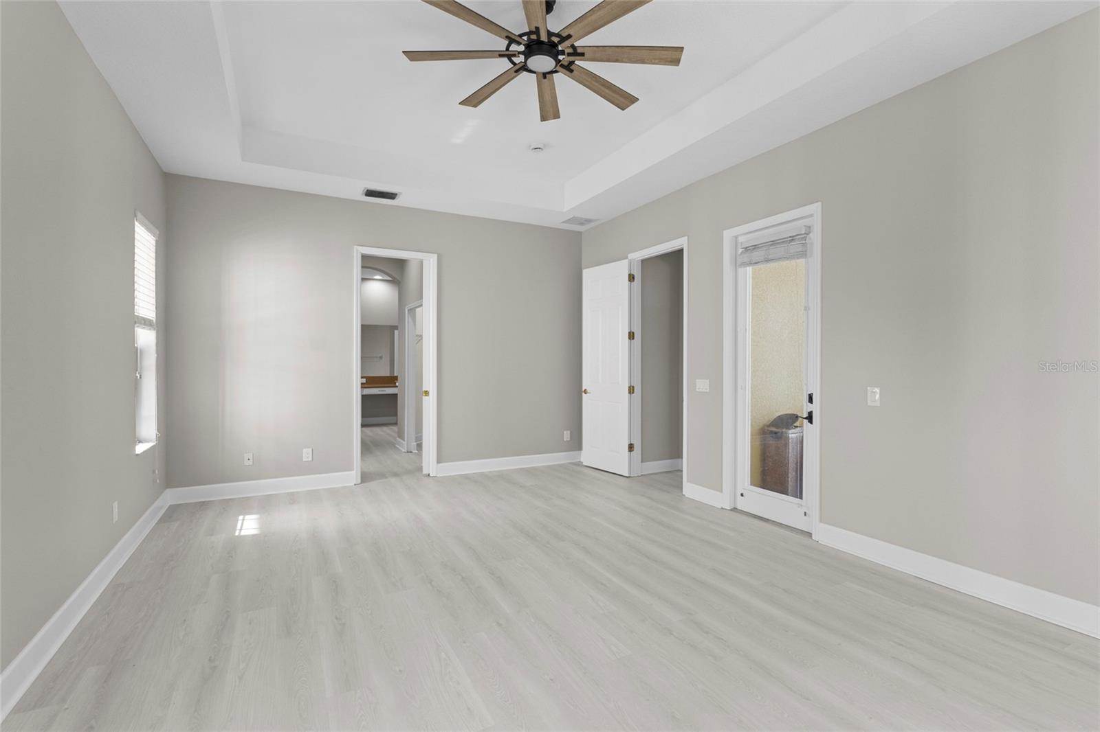 8134 Santa Rosa Court, Sarasota, FL 34243