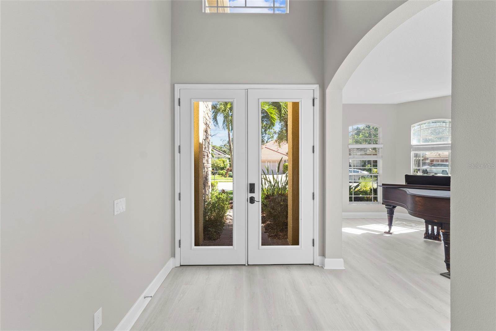 8134 Santa Rosa Court, Sarasota, FL 34243