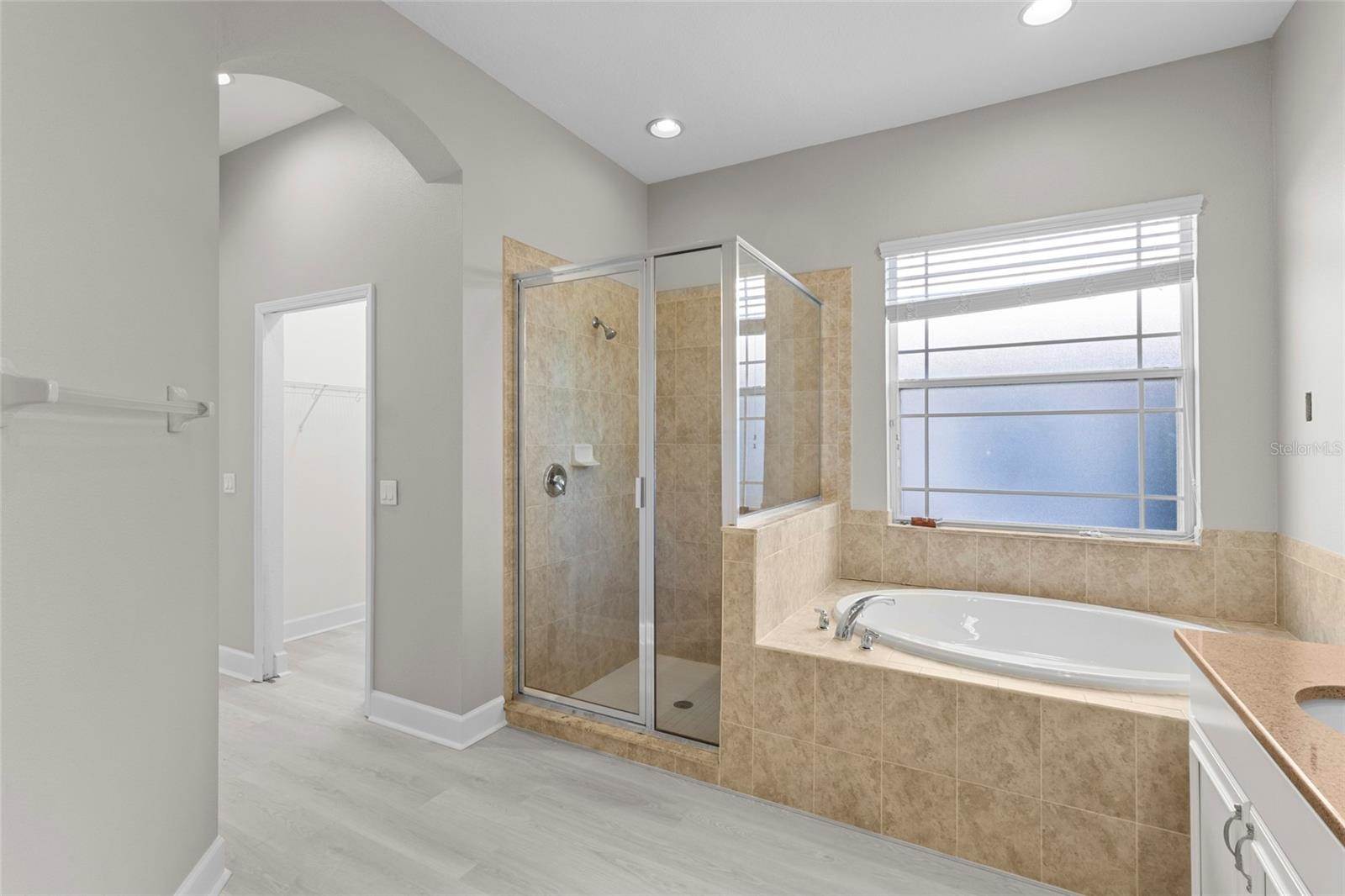 8134 Santa Rosa Court, Sarasota, FL 34243