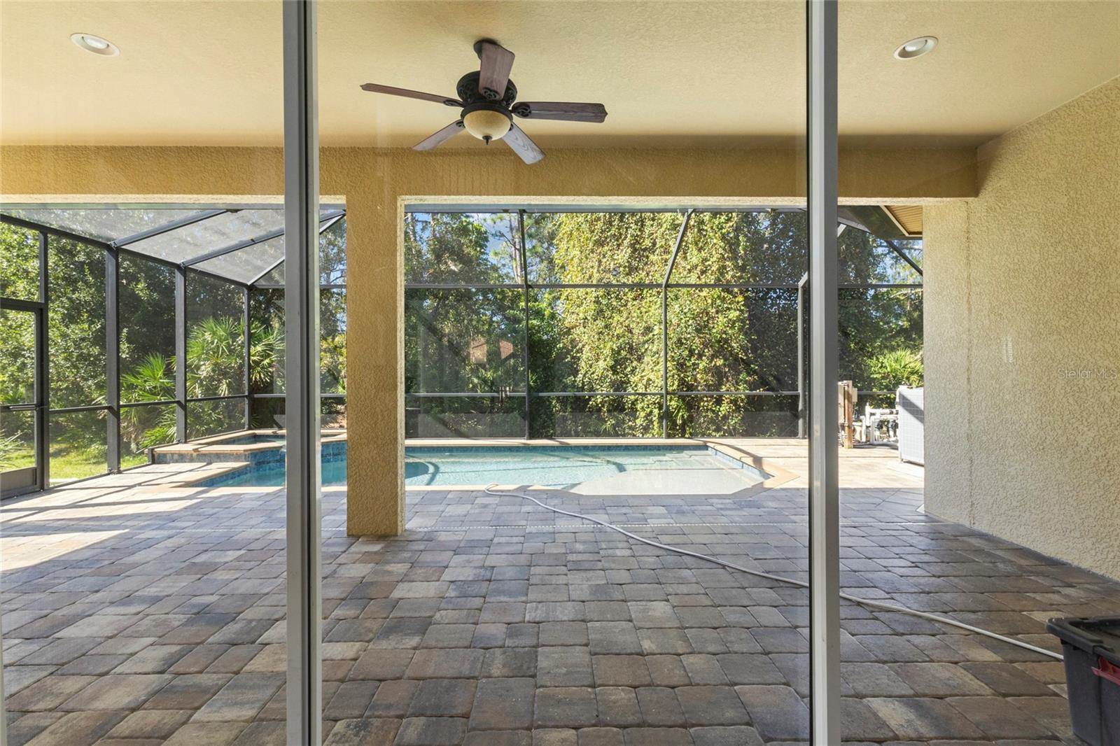 8134 Santa Rosa Court, Sarasota, FL 34243