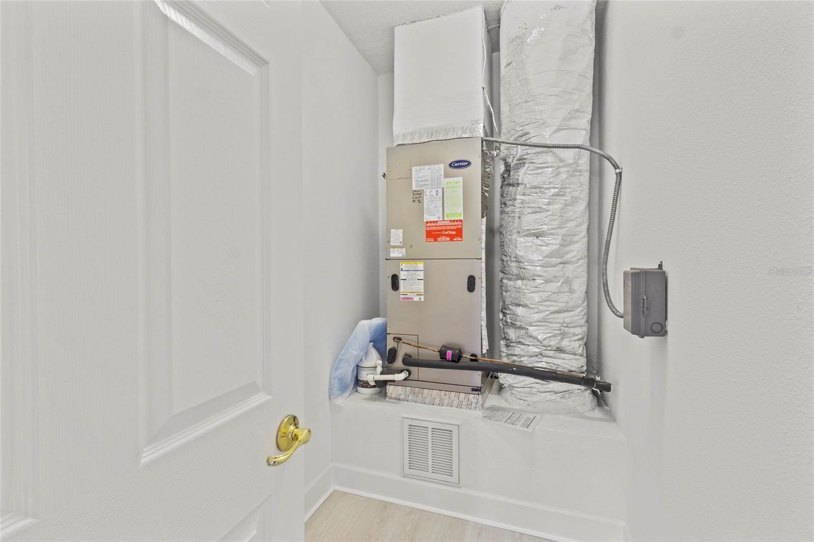 8134 Santa Rosa Court, Sarasota, FL 34243