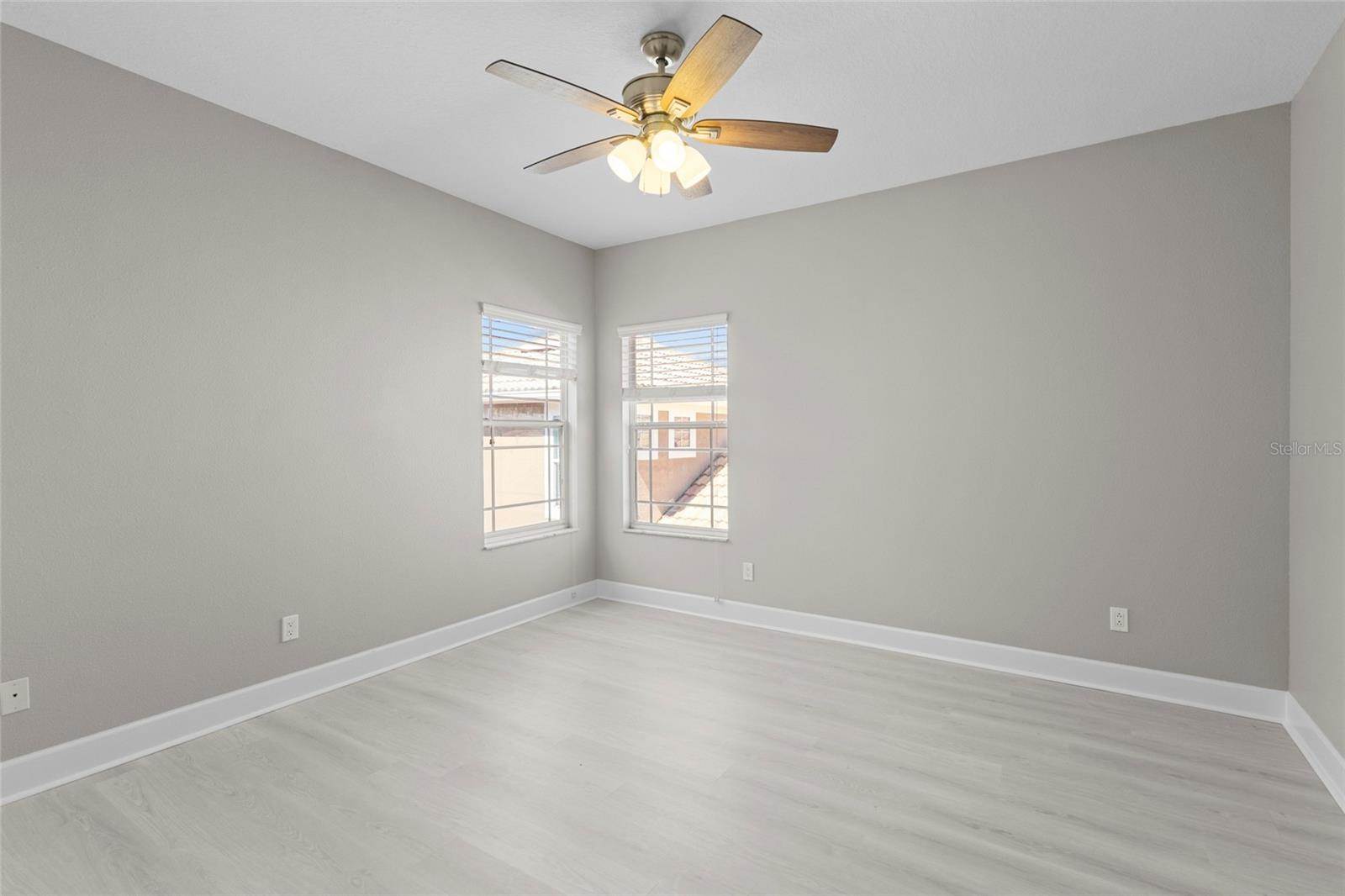 8134 Santa Rosa Court, Sarasota, FL 34243