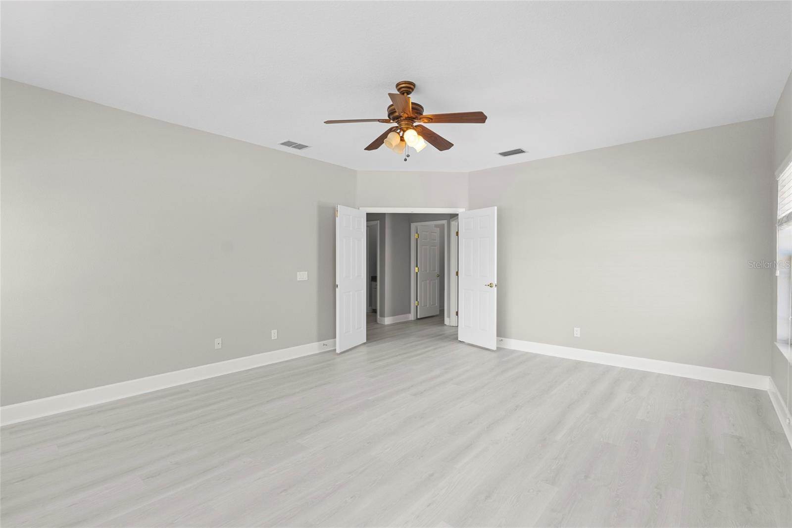 8134 Santa Rosa Court, Sarasota, FL 34243