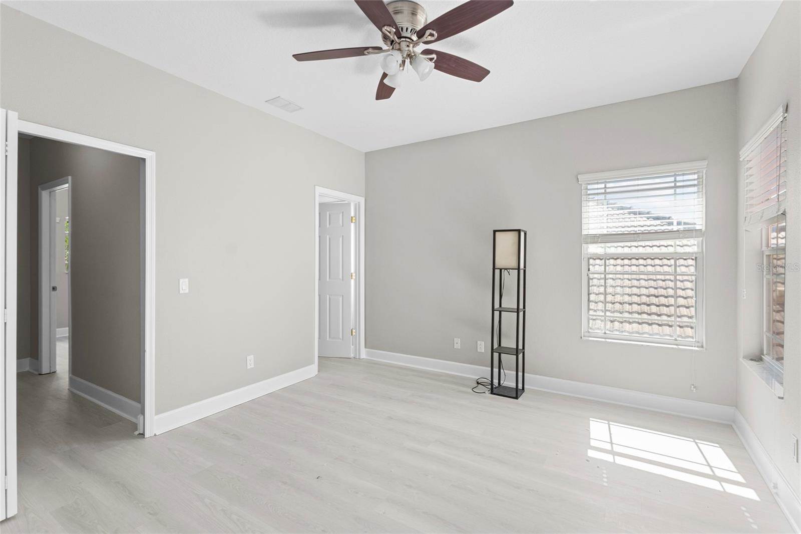 8134 Santa Rosa Court, Sarasota, FL 34243