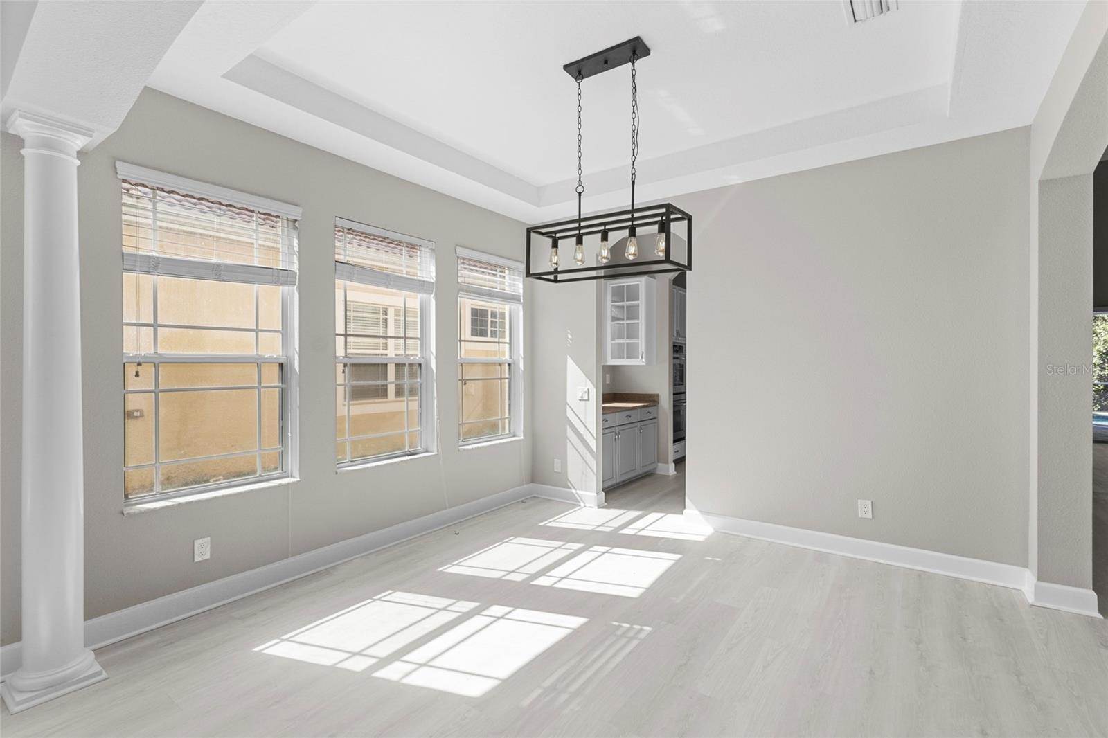 8134 Santa Rosa Court, Sarasota, FL 34243