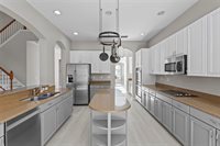 8134 Santa Rosa Court, Sarasota, FL 34243