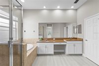 8134 Santa Rosa Court, Sarasota, FL 34243