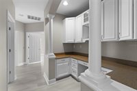 8134 Santa Rosa Court, Sarasota, FL 34243