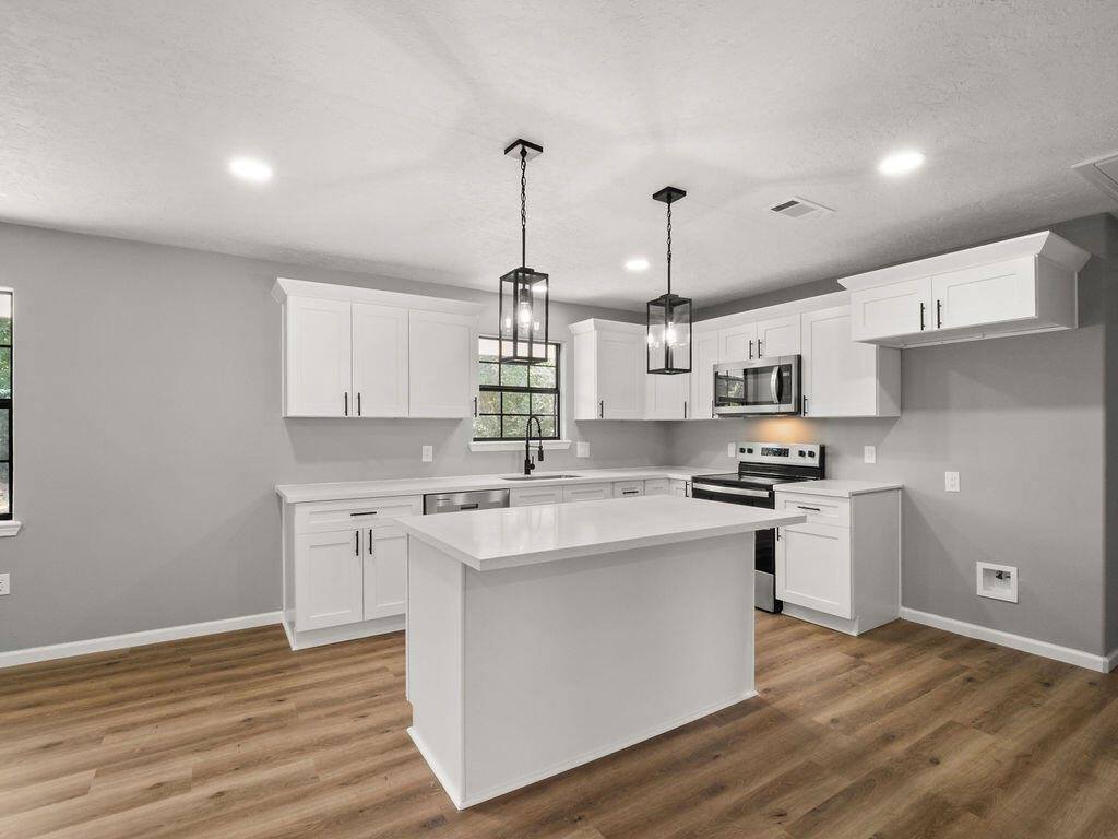 904 Cook Dr, DeRidder, LA 70634