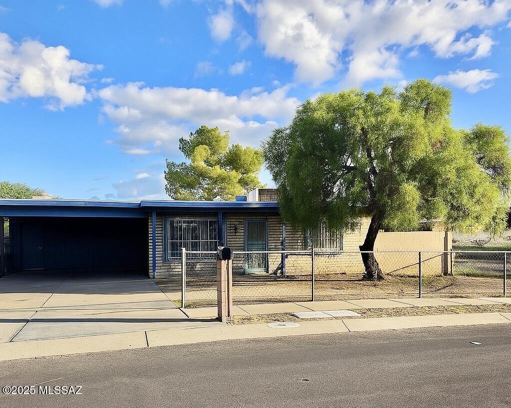 1957 East Canada Street, Tucson, AZ 85706