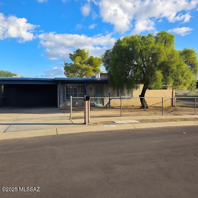 1957 East Canada Street, Tucson, AZ 85706