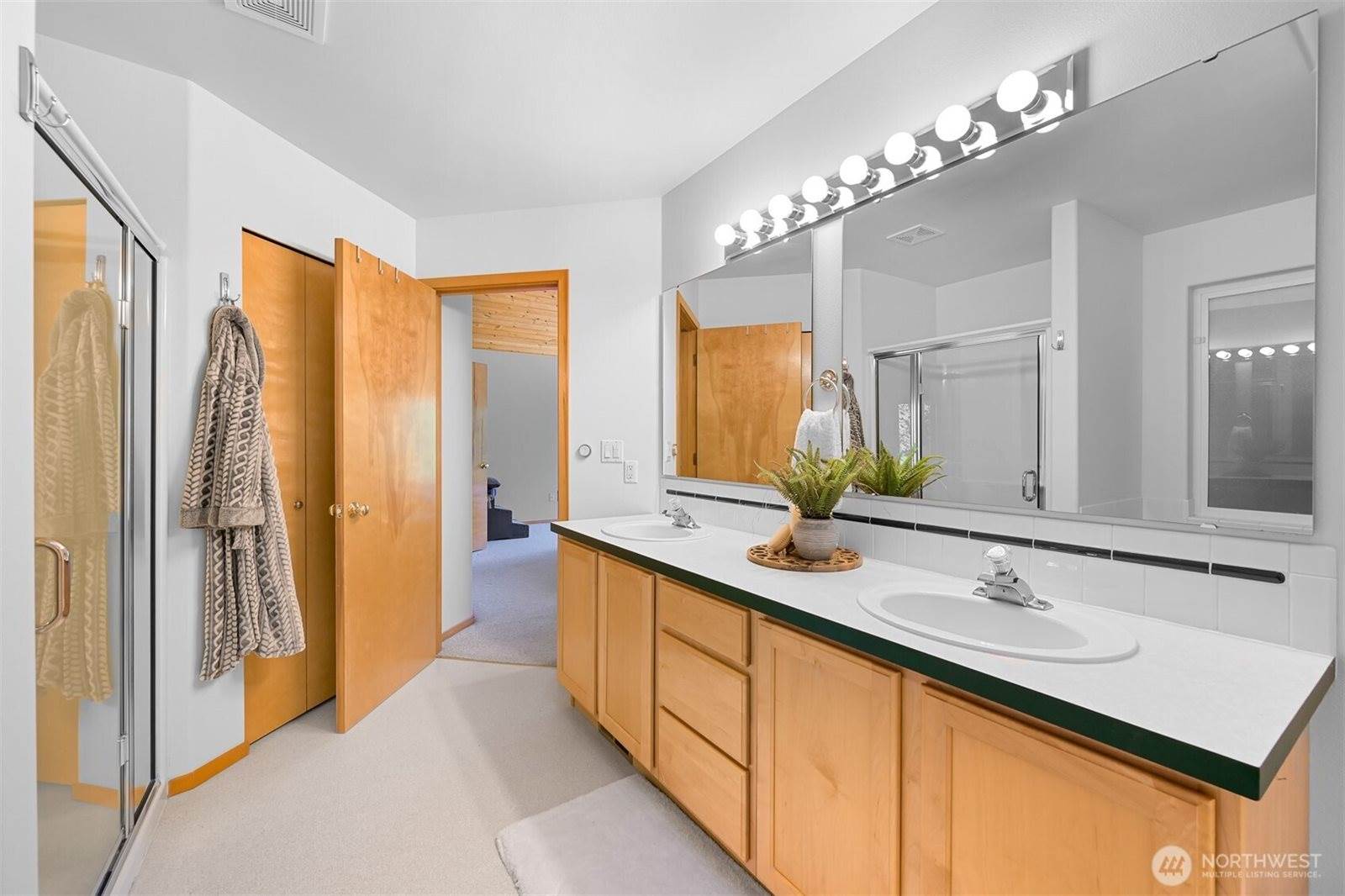 1851 Lakeside Lane, Bellingham, WA 98229