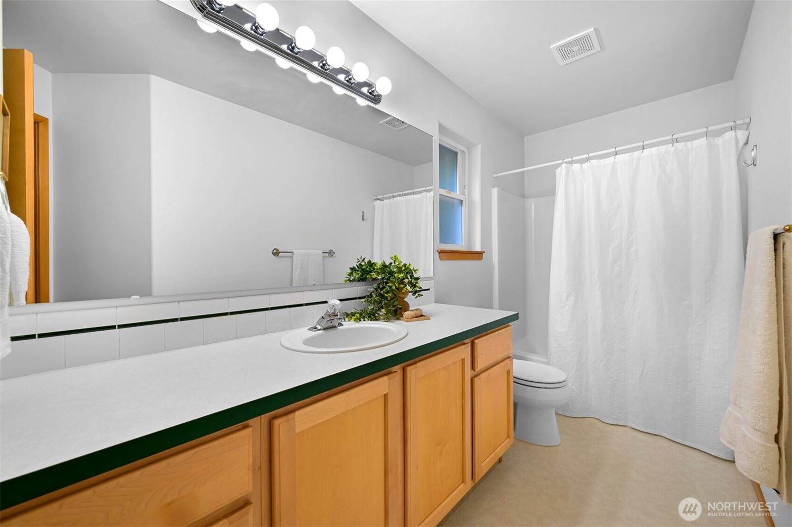 1851 Lakeside Lane, Bellingham, WA 98229