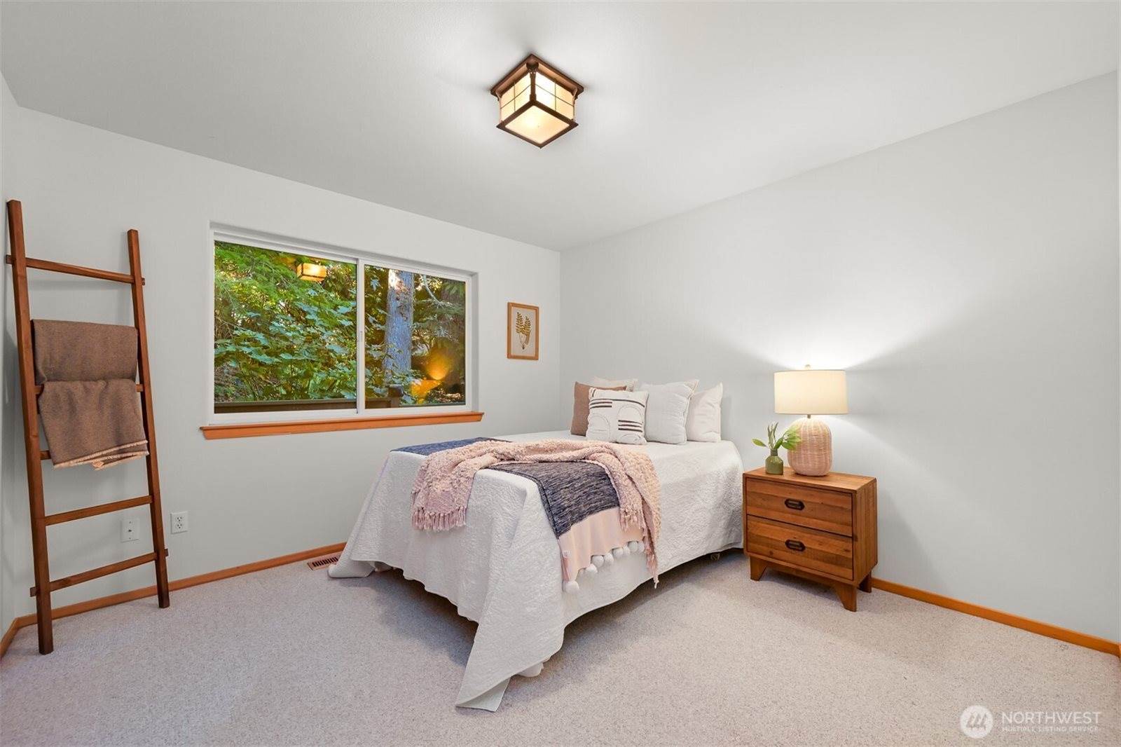 1851 Lakeside Lane, Bellingham, WA 98229