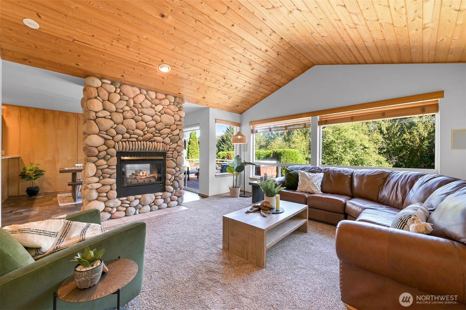 1851 Lakeside Lane, Bellingham, WA 98229