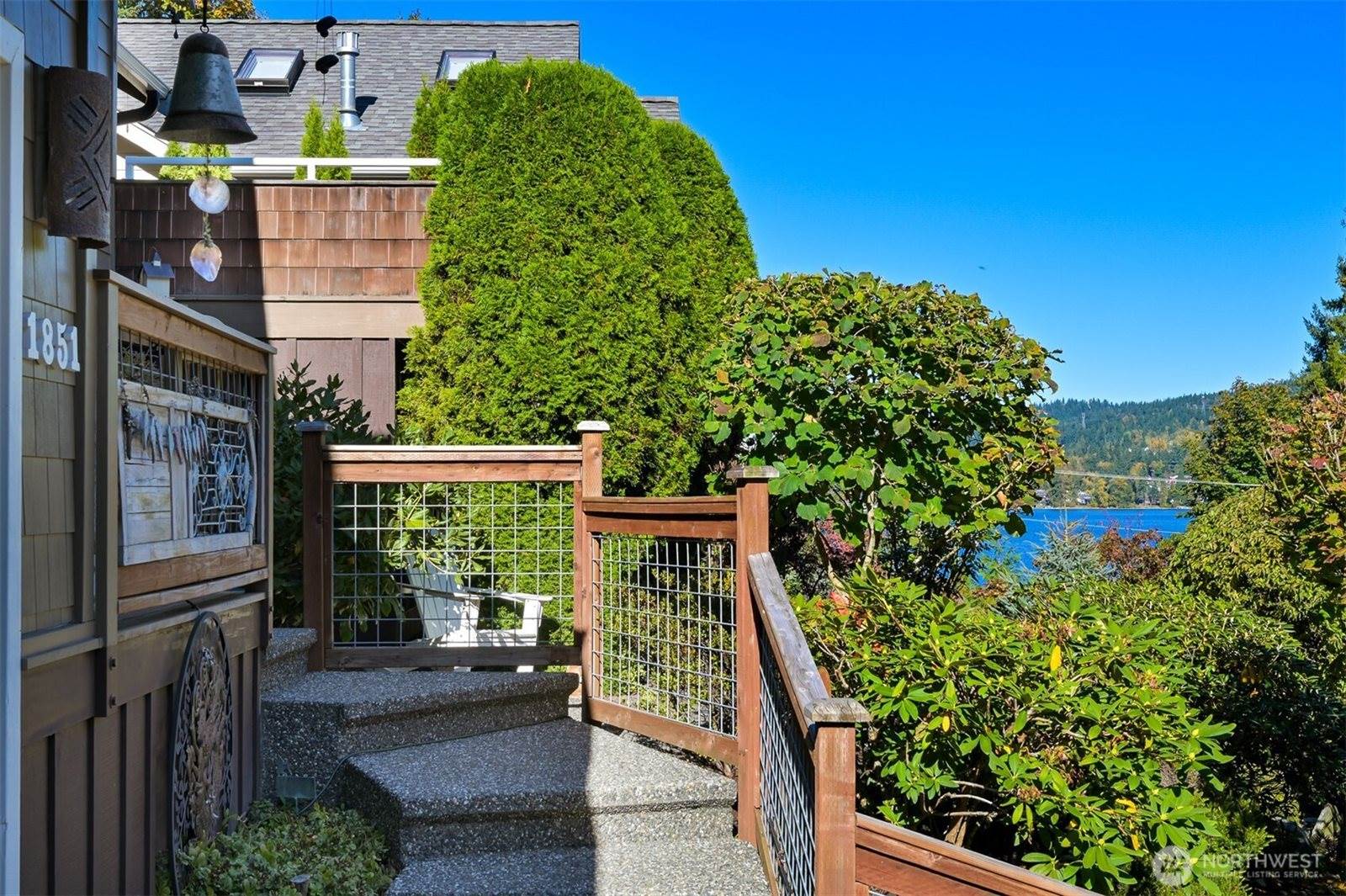 1851 Lakeside Lane, Bellingham, WA 98229