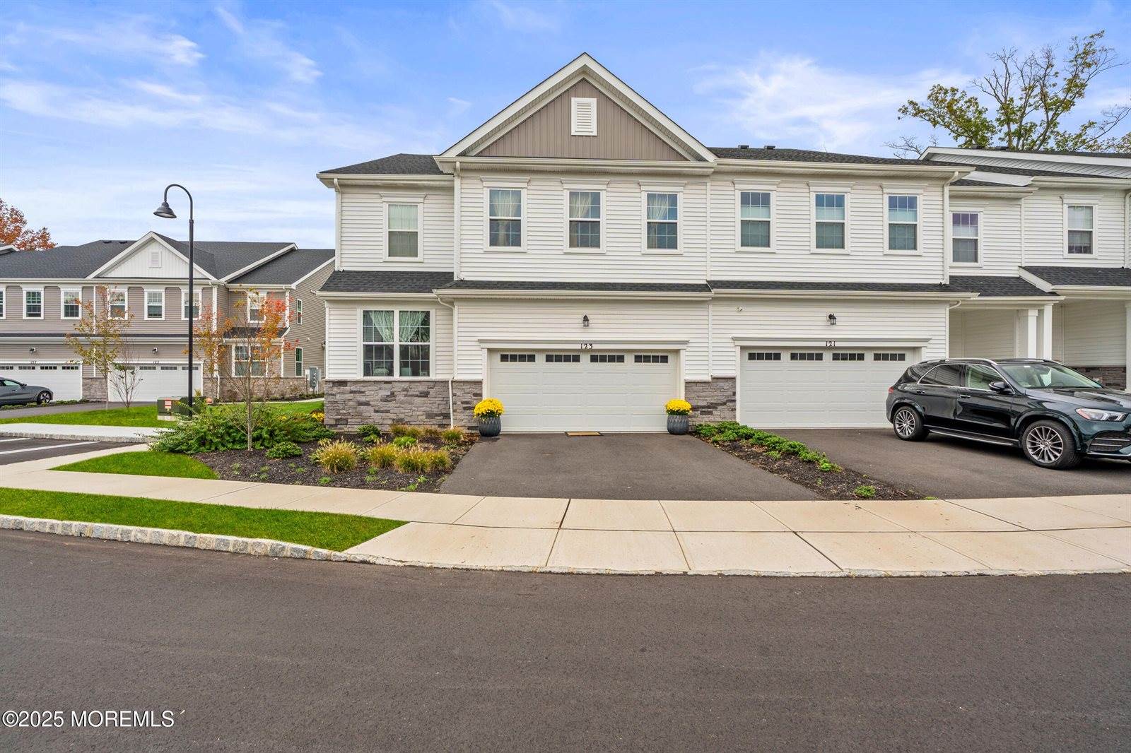 123 Woolley Court, Oakhurst, NJ 07755