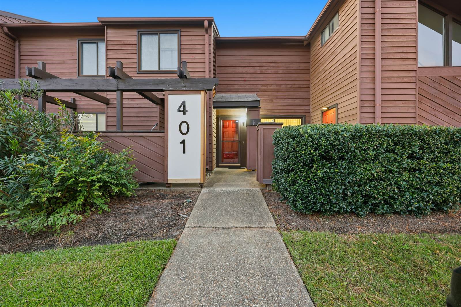 401 Turnbridge Close, Virginia Beach, VA 23452