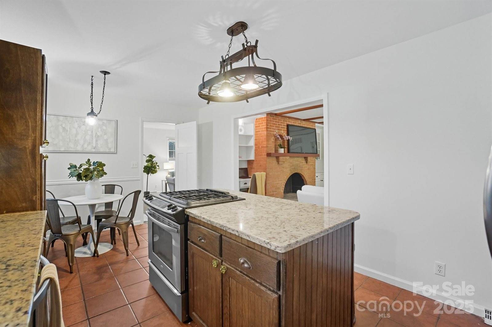 5926 Sharon Road, Charlotte, NC 28210