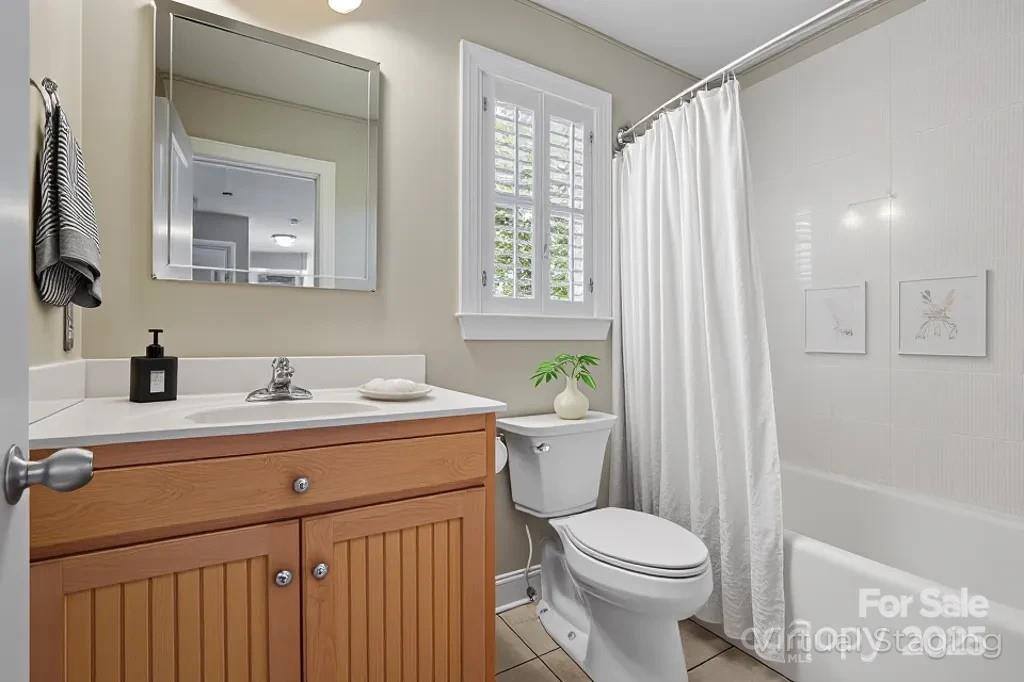 3633 Creek Ridge Drive, Denver, NC 28037