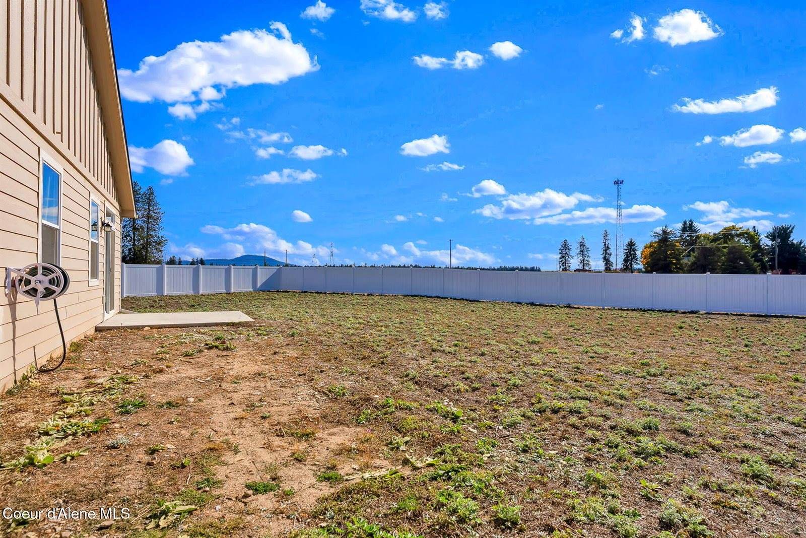 16167 North Hadley Loop, Rathdrum, ID 83858