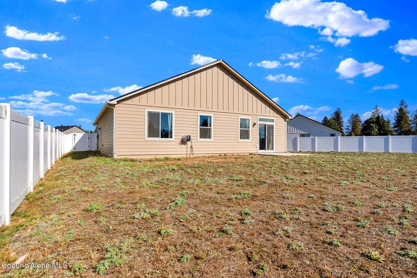 16167 North Hadley Loop, Rathdrum, ID 83858