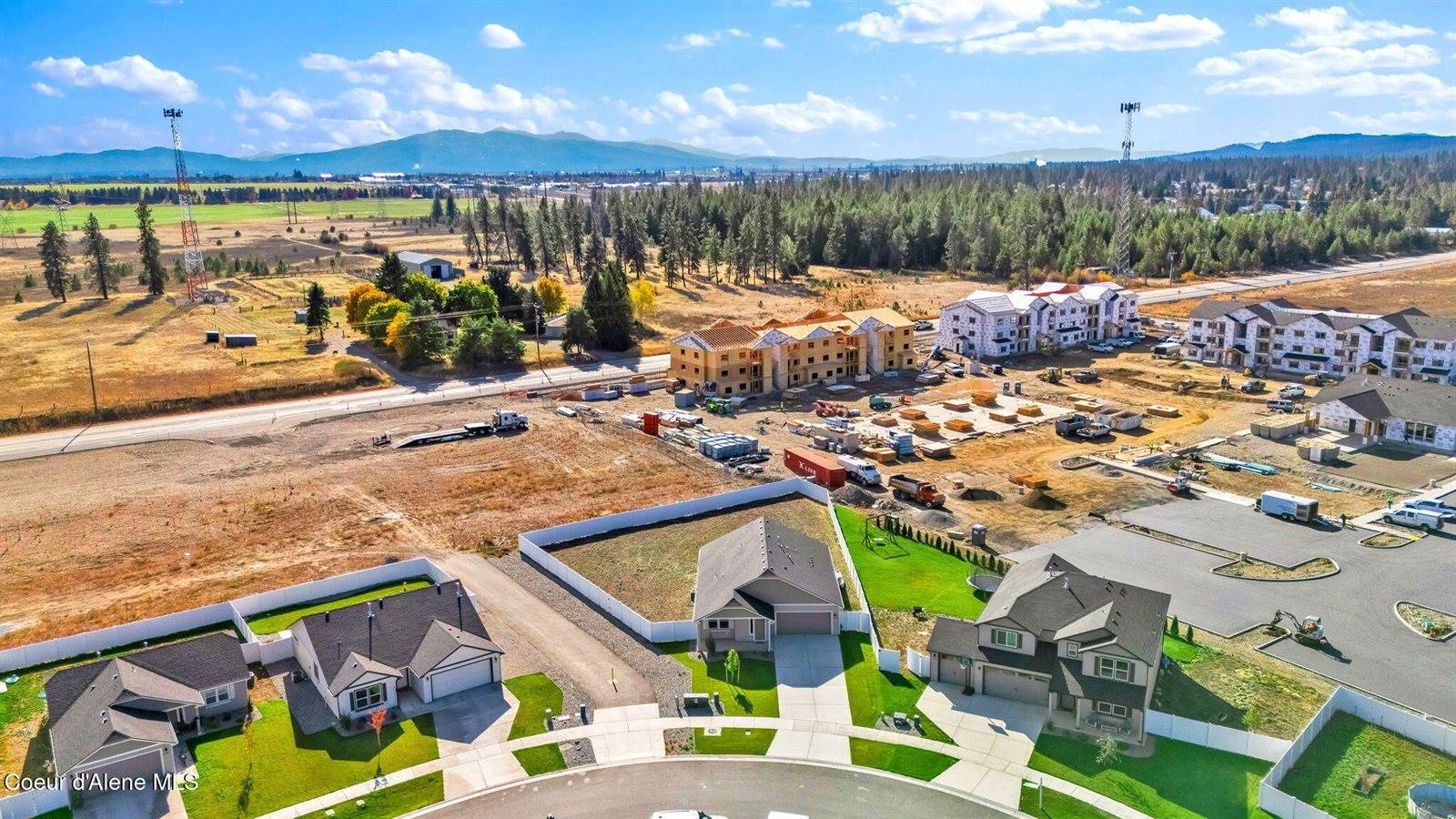 16167 North Hadley Loop, Rathdrum, ID 83858