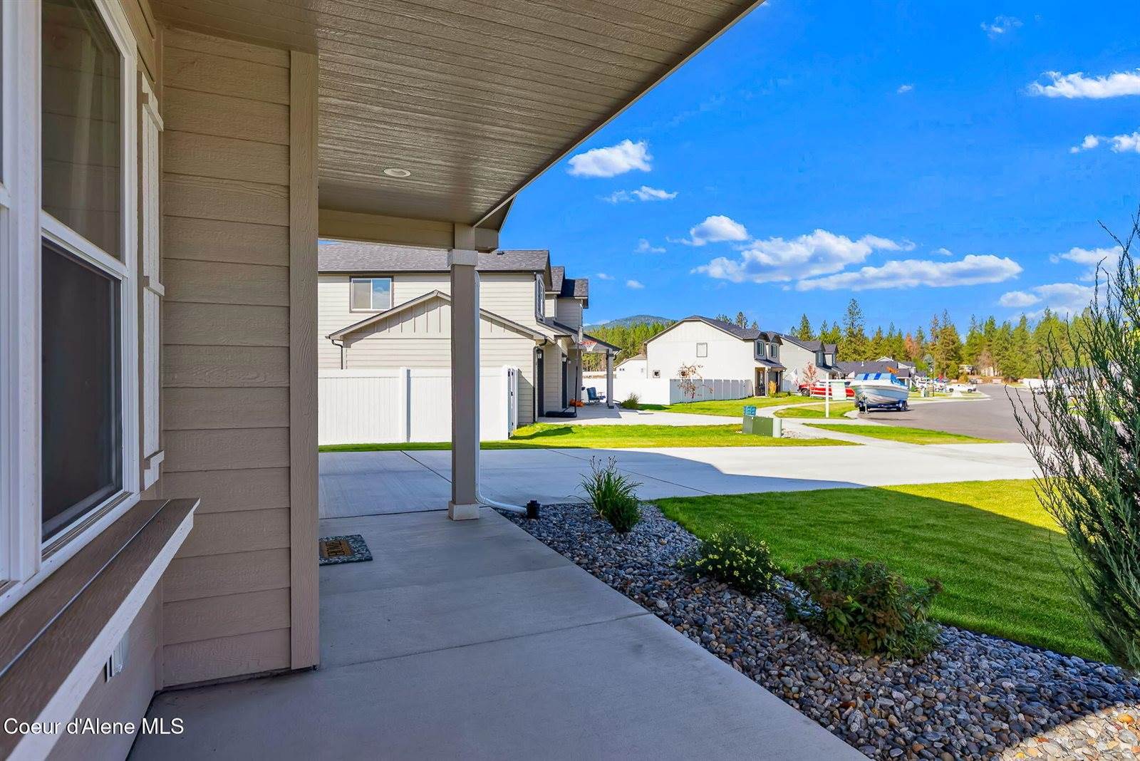 16167 North Hadley Loop, Rathdrum, ID 83858