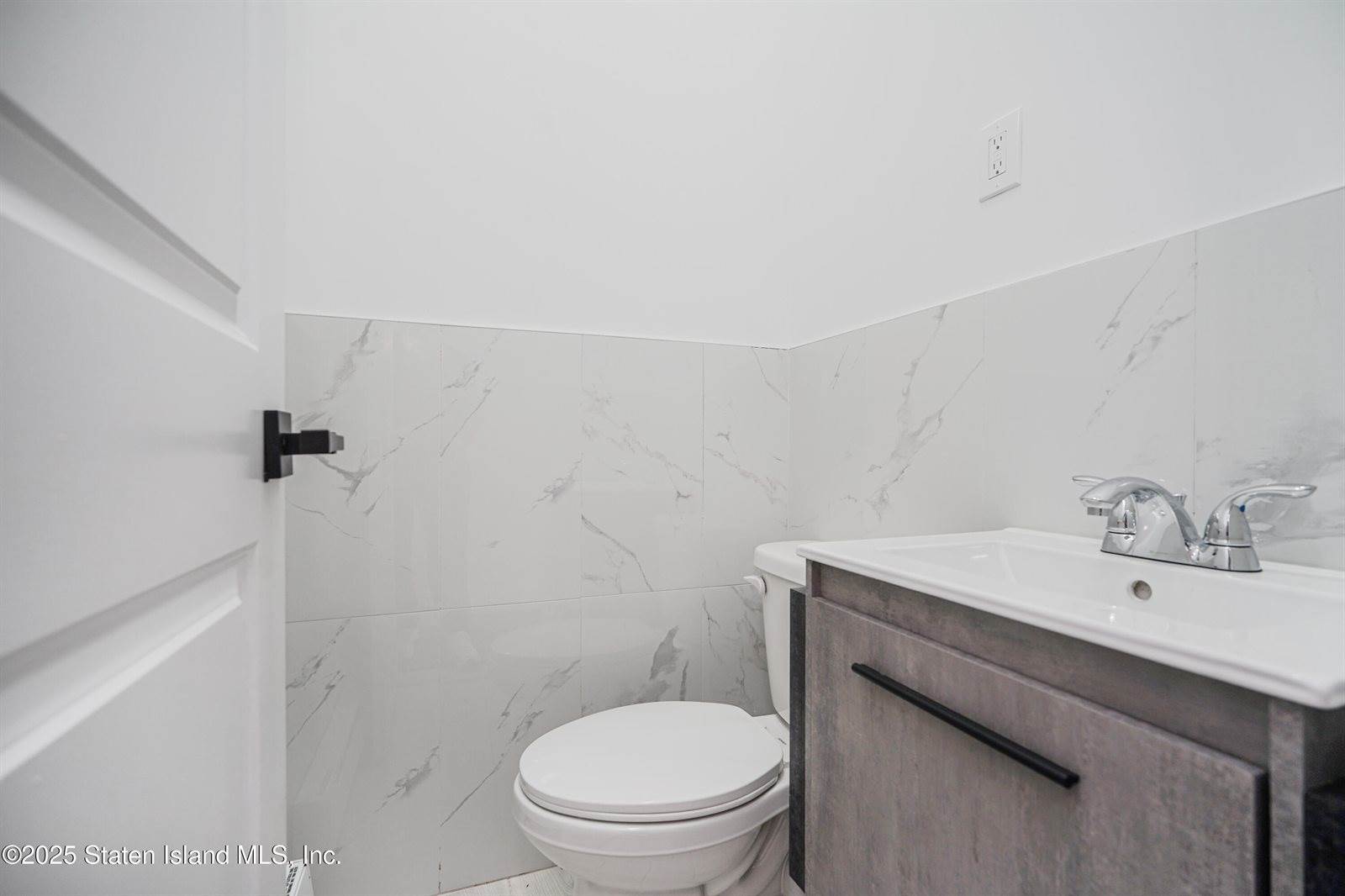 66 Hempstead Avenue, Staten Island, NY 10306