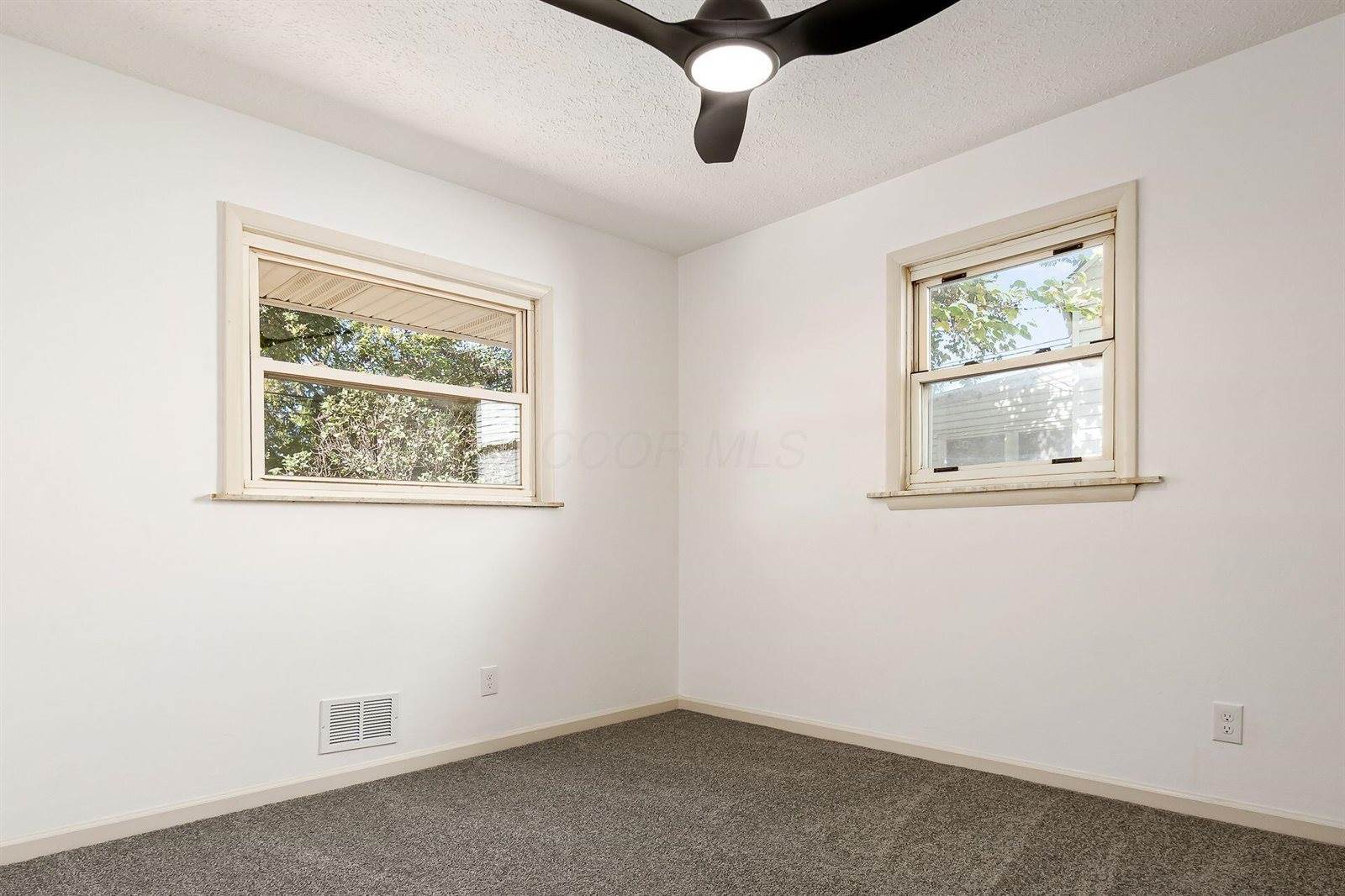 4241 Ashgrove Drive, Grove City, OH 43123