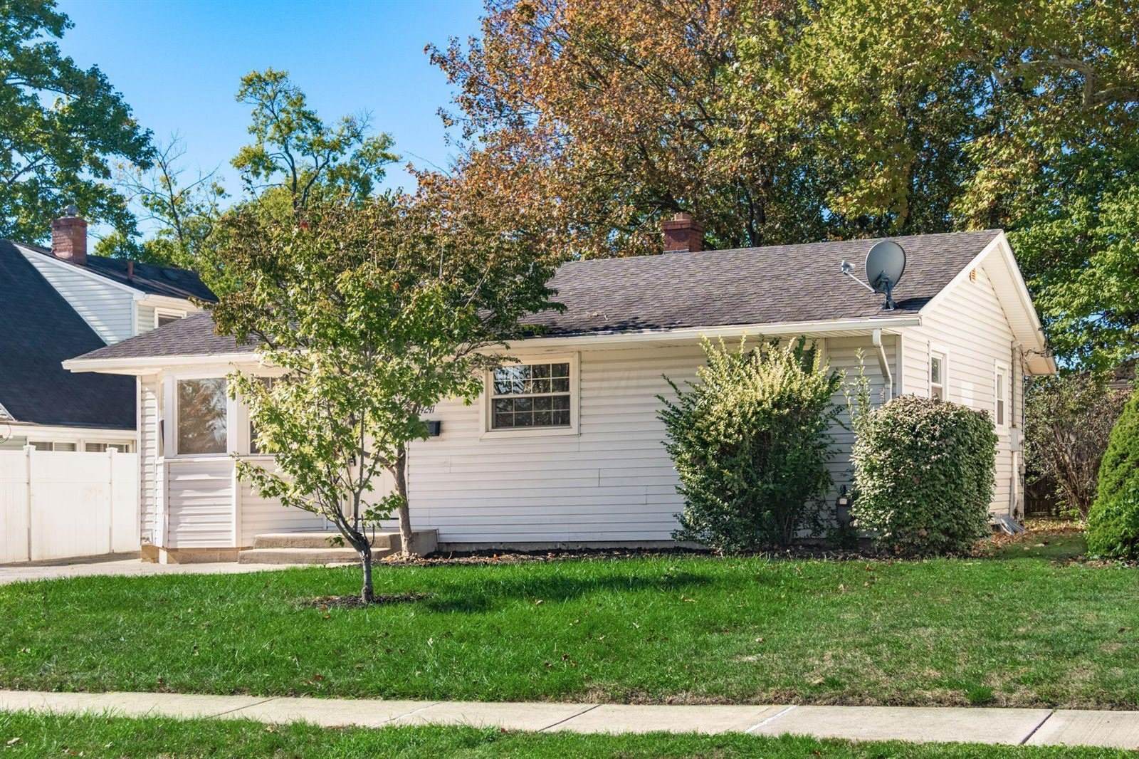 4241 Ashgrove Drive, Grove City, OH 43123