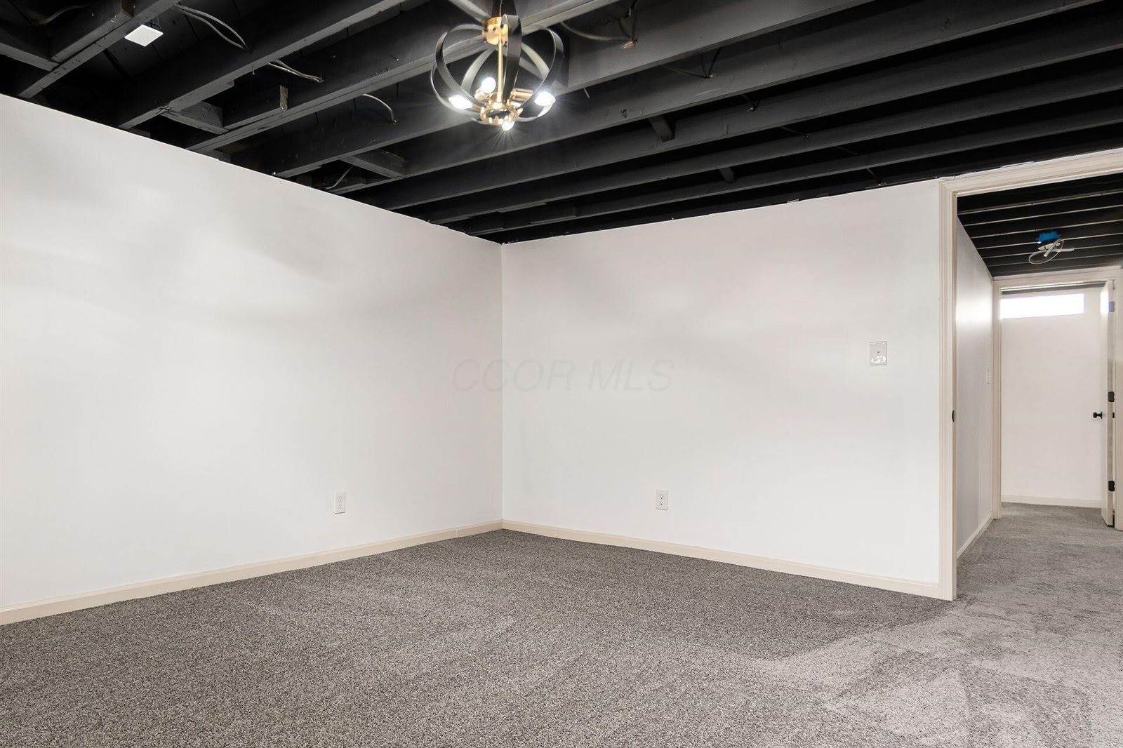 4241 Ashgrove Drive, Grove City, OH 43123