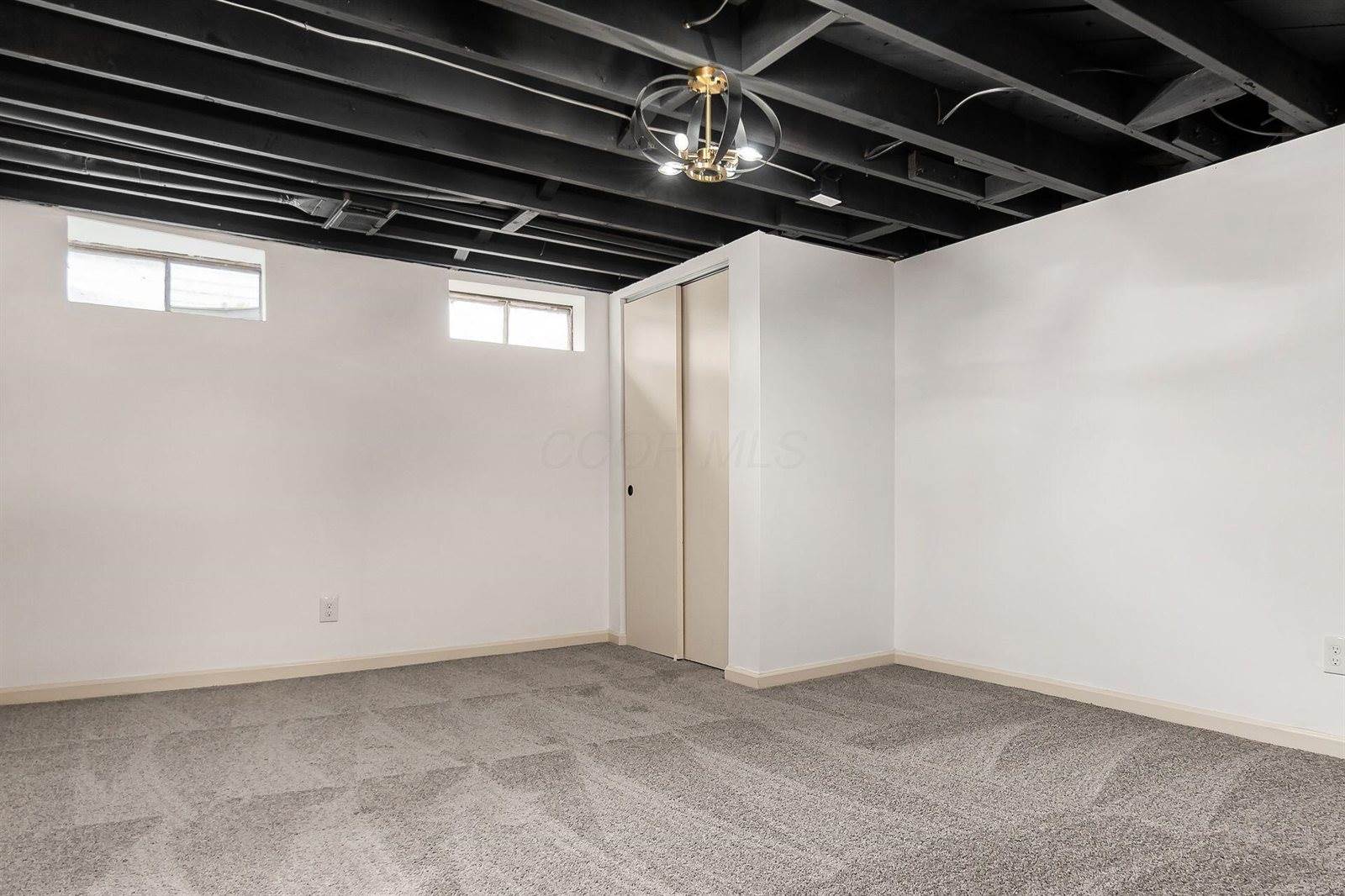 4241 Ashgrove Drive, Grove City, OH 43123