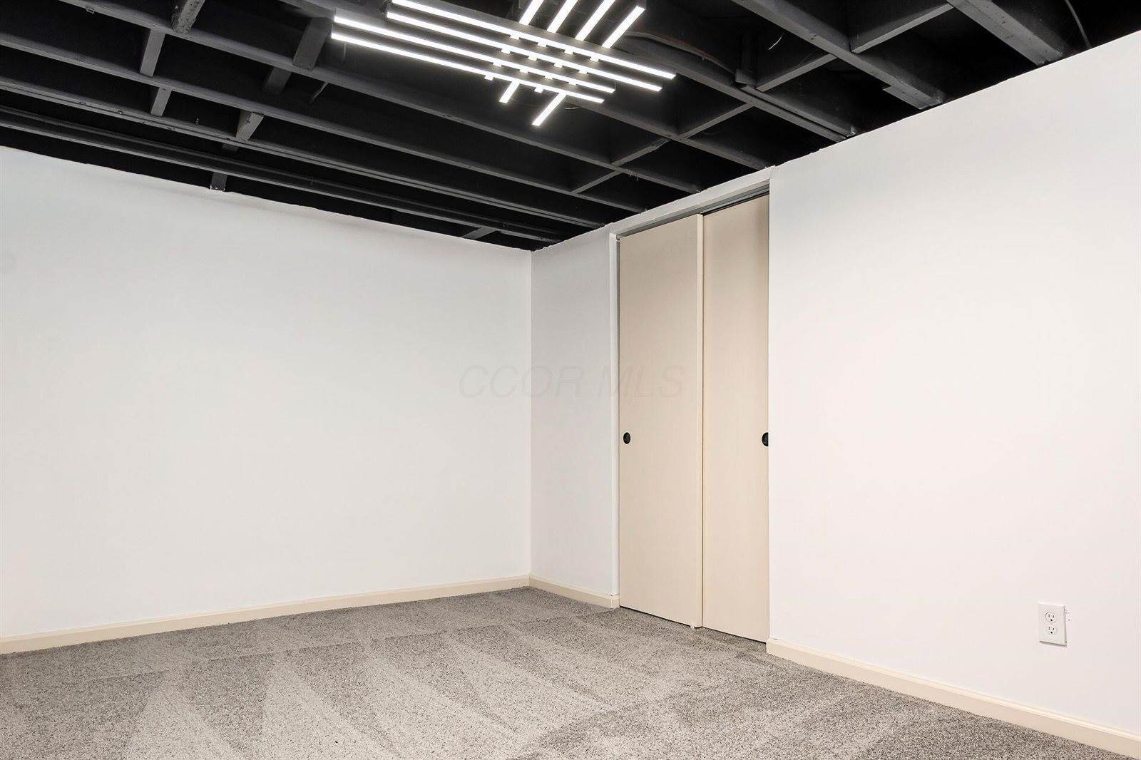 4241 Ashgrove Drive, Grove City, OH 43123