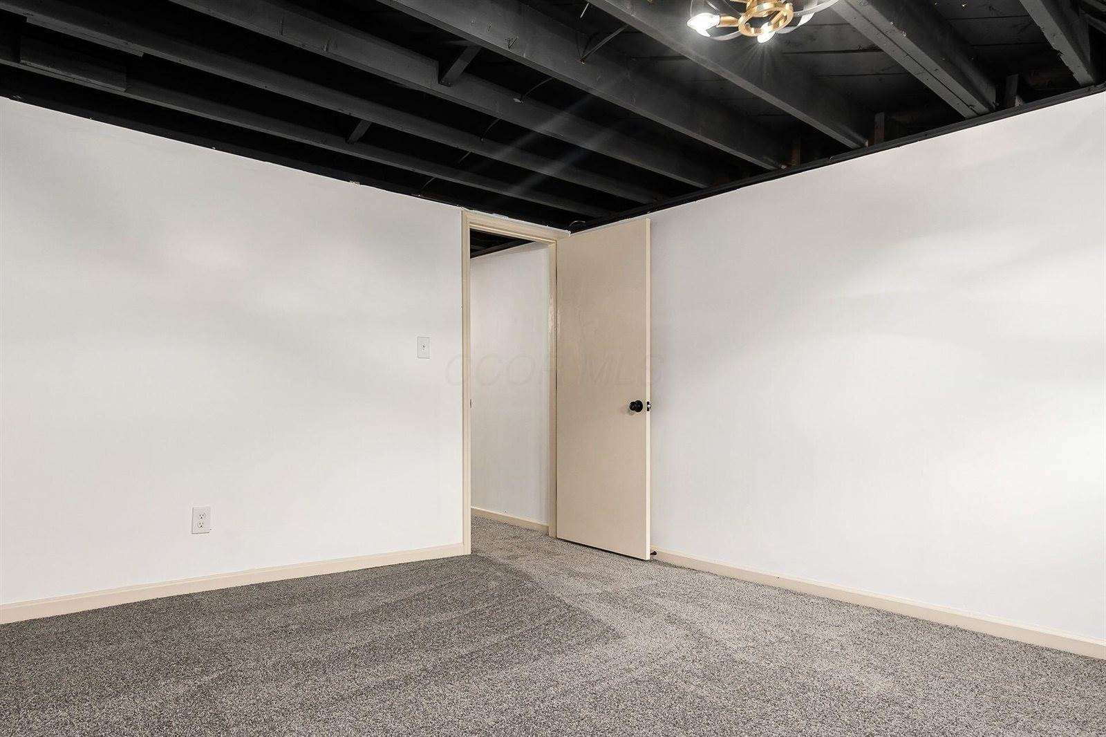 4241 Ashgrove Drive, Grove City, OH 43123