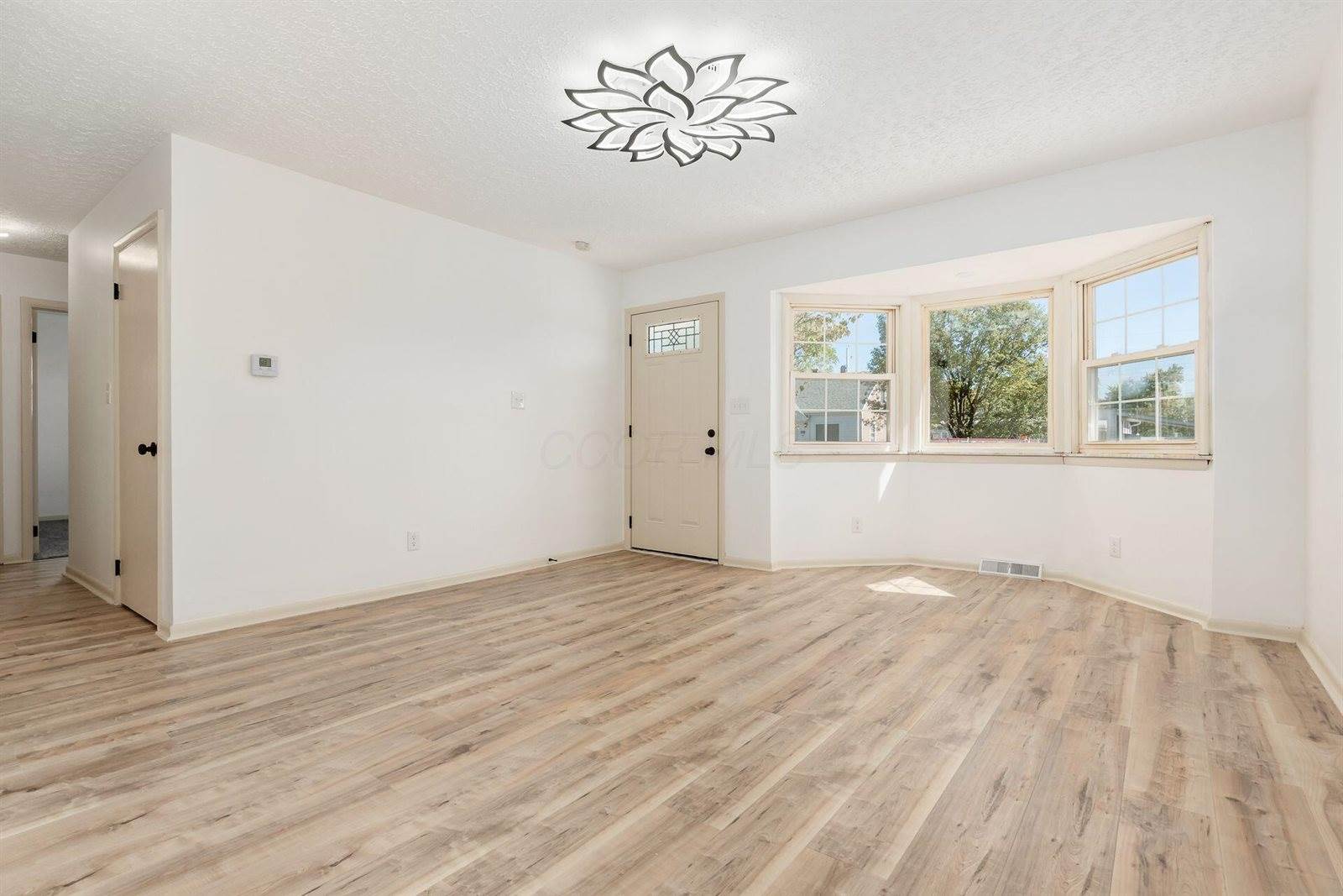 4241 Ashgrove Drive, Grove City, OH 43123