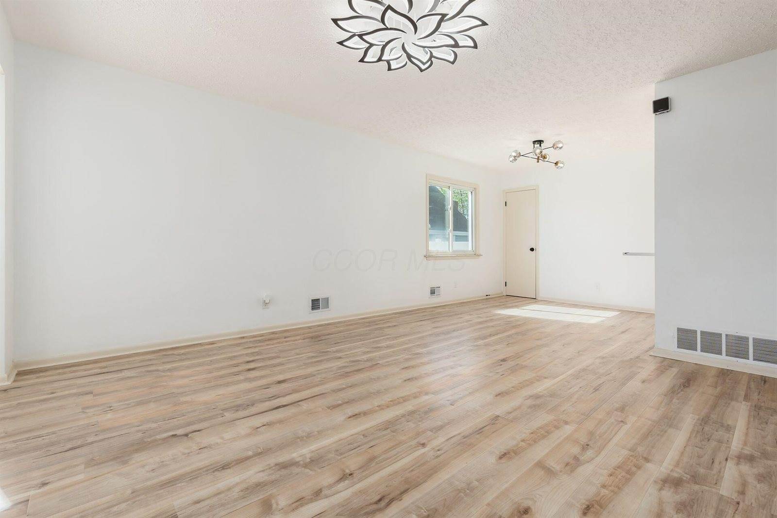 4241 Ashgrove Drive, Grove City, OH 43123