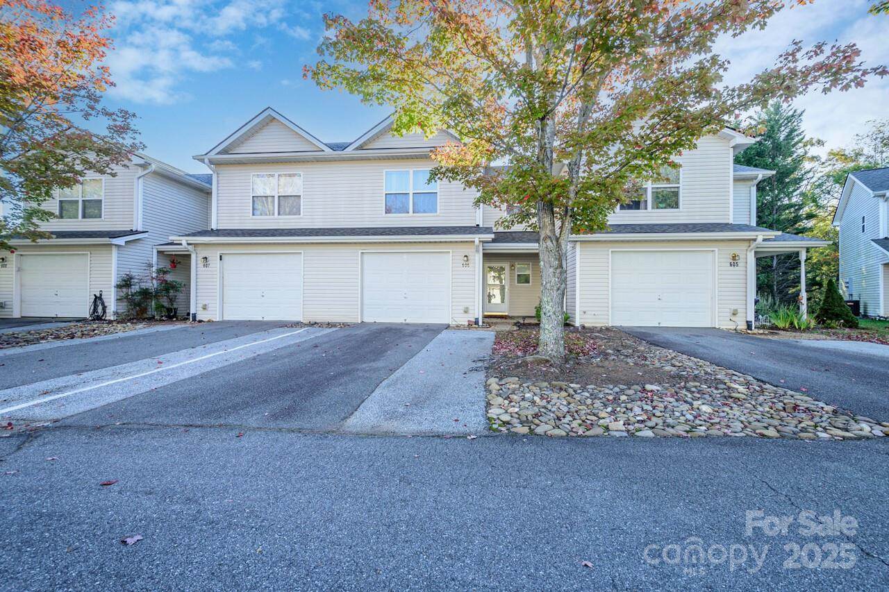 606 Olde Covington Way, Arden, NC 28704